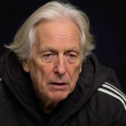 Jorge Jesus reage de forma caricata na conferência do Al Nassr