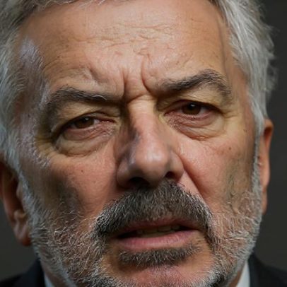 Morre o ator Adolfo Fernández da série Machos Alfa na Netflix