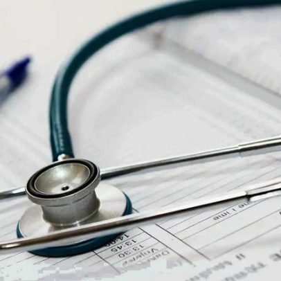 Jovens médicos pedem suspensão de critérios por discriminação de candidatos