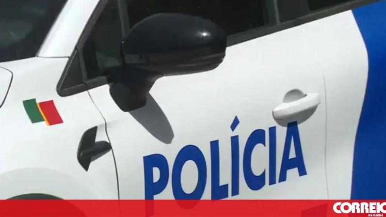 Mulher que deixou três menores sozinhos em casa admite que bebeu álcool em demasia e ficou a dormir no carro