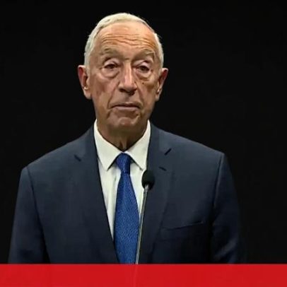 Marcelo Rebelo de Sousa visita biblioteca, convive com doentes e tira selfies