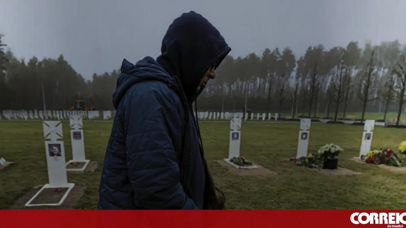 Cemitério militar nos arredores de Kiev - FOTO: Alfredo Leite