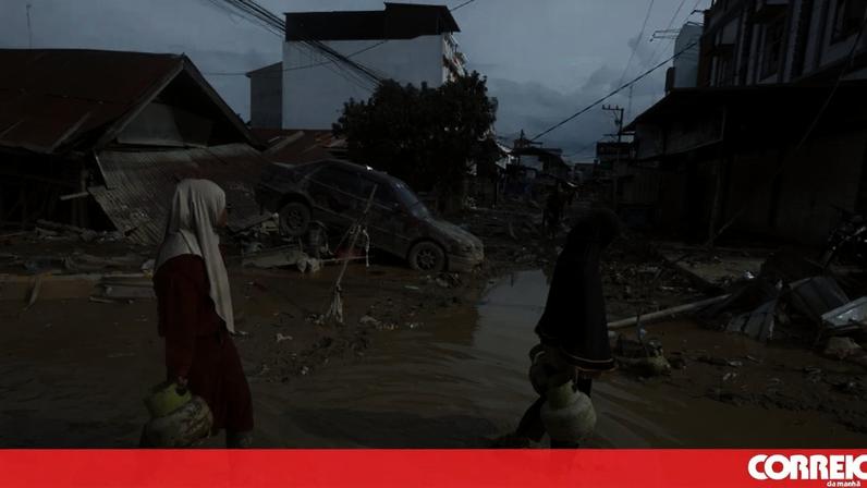 Mortos nas inundações na Indonésia sobem para 914