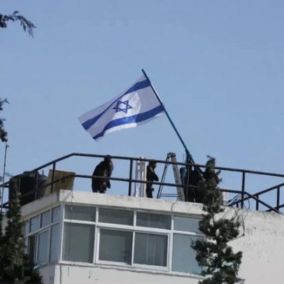 Polícia substitui bandeira da ONU pela de Israel na sede da agência em Jerusalém