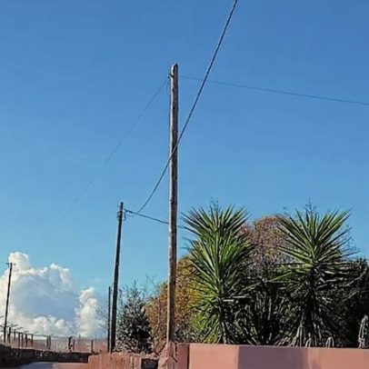 Enfermeira encontra homem atropelado à porta de casa; condutor fugiu