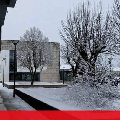 Portugal regista queda de neve no Norte e Centro, em tons de postais de Natal