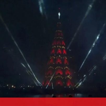 Rio de Janeiro inaugura árvore de Natal flutuante na Enseada de Botafogo
