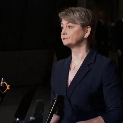 Reino Unido aumenta o apoio à Ucrânia após críticas a Putin