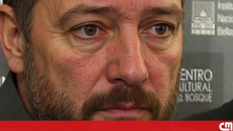 Escritor espanhol fugitivo por fraude visto a beber vinho branco no Algarve