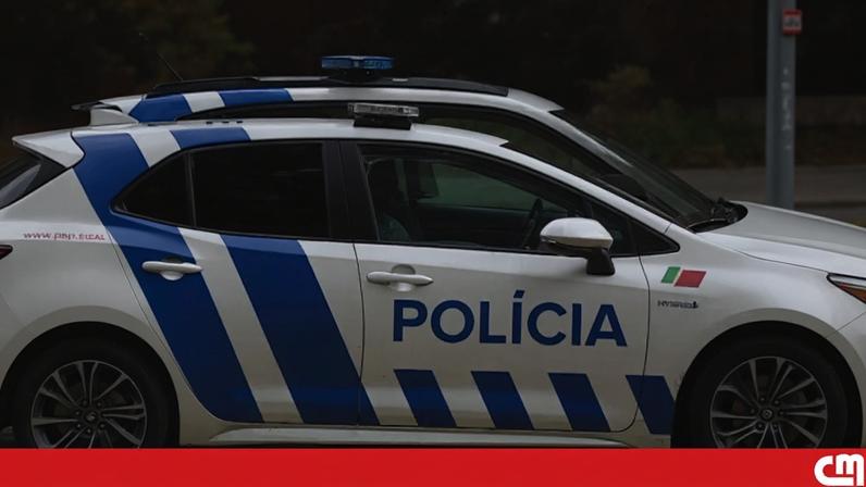 Mulher que deixou três menores em casa admite beber demais e dormir no carro