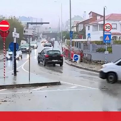 Rotunda das Seleções em Barcarena volta a alagar com chuva intensa