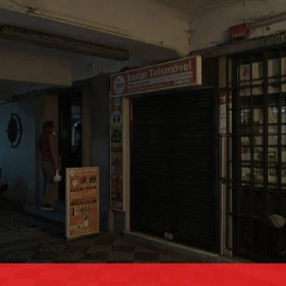 Homem esfaqueado durante assalto a loja em Campolide; agressor em fuga