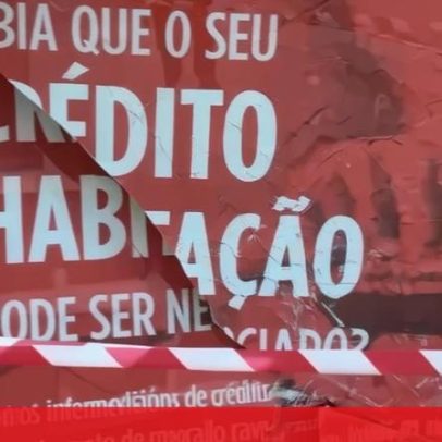 Carro destrói montra de imobiliária