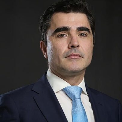 Ex-adjunto de antiga ministra acusado de pedofilia defendia empresa com dívida de 765 mil euros ao Estado