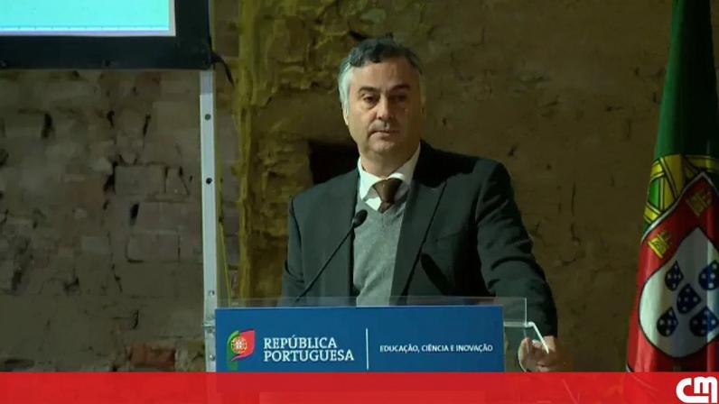 Residências degradam-se por estudantes desfavorecidos, diz ministro da Educação