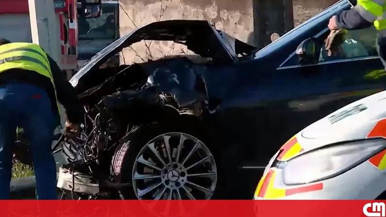 Um ferido em colisão entre dois carros e um camião em Estremoz