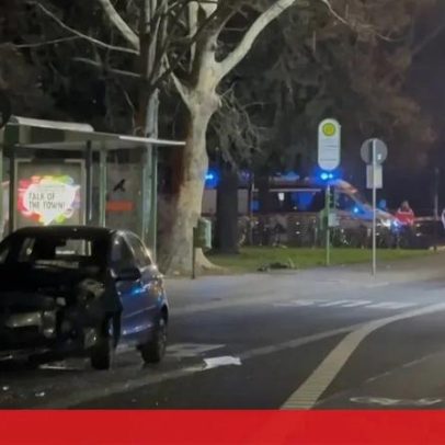 Carro embate em paragem de autocarro na Alemanha; condutor detido