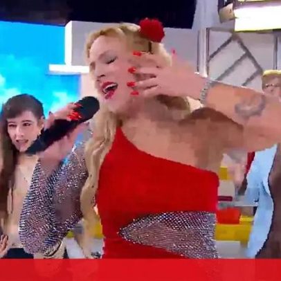 Flor apresenta a música Esta Noite de Natal