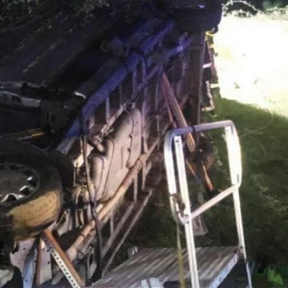 Dois feridos num despiste de carro contra árvore em Anadia