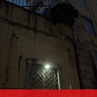 Carro despista-se no Cais do Sodré, arranca gradeamento e fere duas pessoas