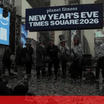 Times Square testa lançamento de confete para 2026