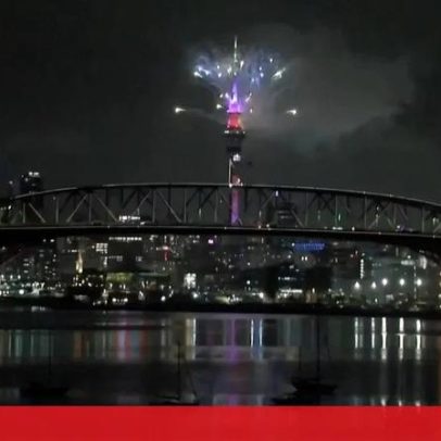 Espetáculo de fogos de artifício dá as boas-vindas a 2026 na Nova Zelândia