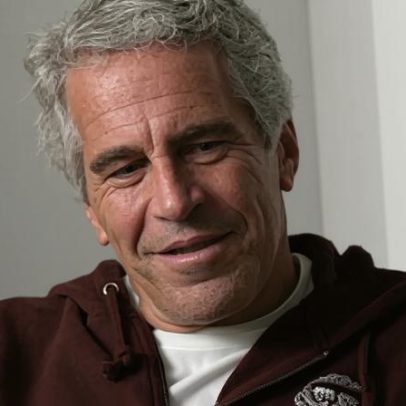 Ficheiros de Epstein mostram Clinton em jacuzzi e festas com Jagger e Jackson