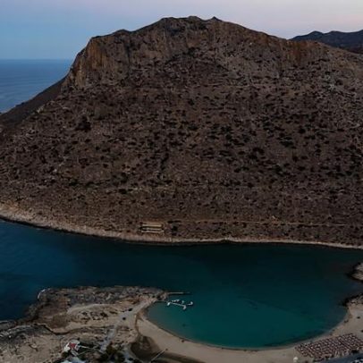 Mais de 840 migrantes resgatados na Grécia em cinco dias