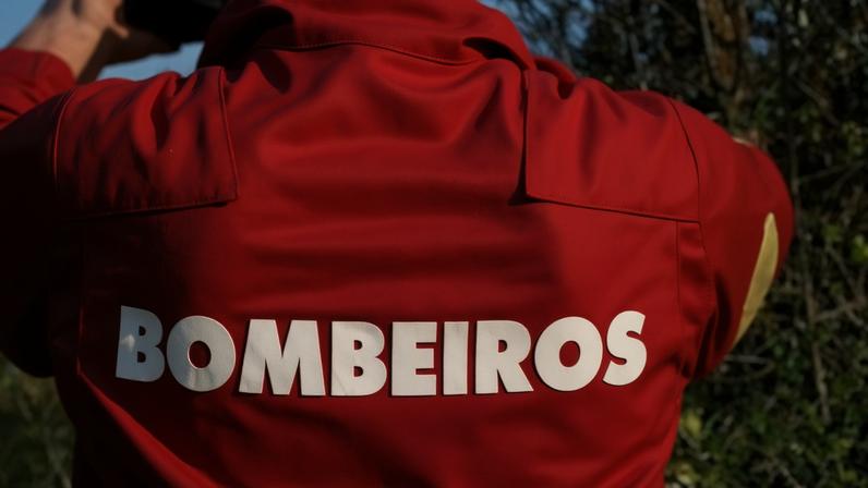 Sindicato alerta desfibrilhadores dos Sapadores com componentes fora de validade