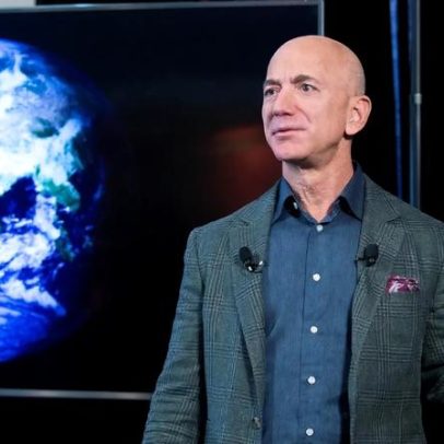 Foguetão de Jeff Bezos desafia domínio da SpaceX de Elon Musk