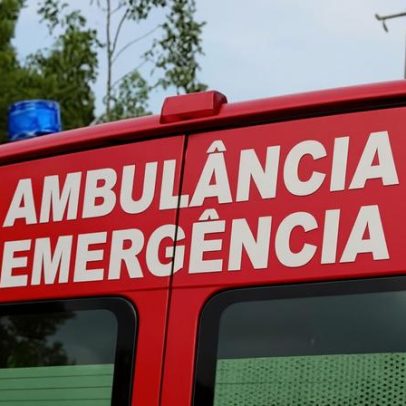 Três pessoas resgatadas com hipotermia após carro submergir num túnel
