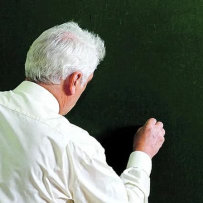 Horários de docentes por preencher aumentam 38,7%