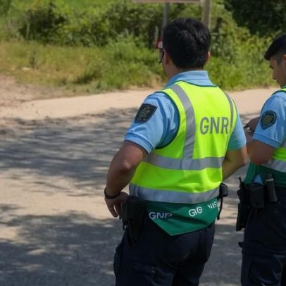 Motociclista hospitalizado após despiste na Feira
