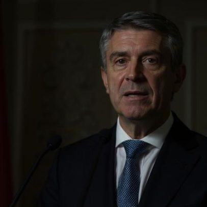 José Luís Carneiro pede mobilização do PS em torno de Seguro