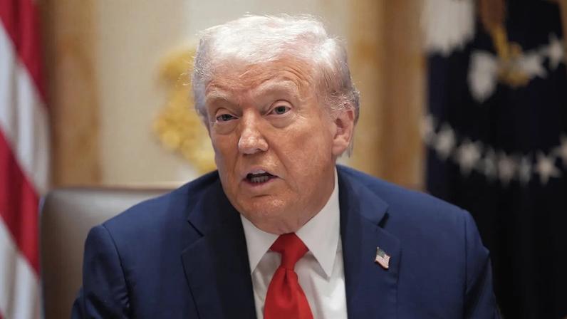 Trump afirma que ataque ao Estado Islâmico tem apoio de Damasco