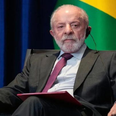 Lula anuncia veto a lei que reduziria pena de prisão de Bolsonaro