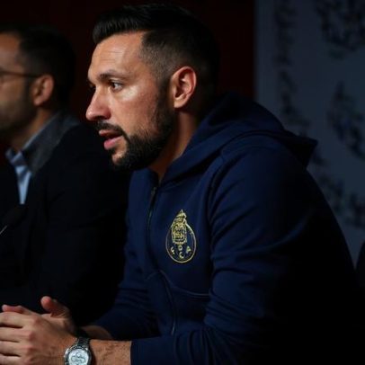 Farioli admite mudanças no plano para duelo da Taça com o Famalicão