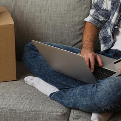 Autoridades francesas investigam site de venda de bonecas com aspeto infantil