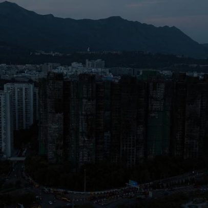 Mortos sobem a 161 no incêndio em arranha-céus de Hong Kong