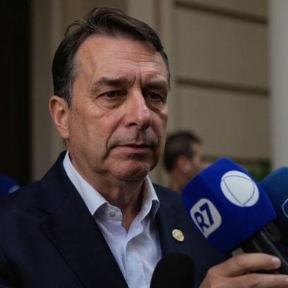 Bolsonaro anuncia o filho mais velho como candidato à Presidência