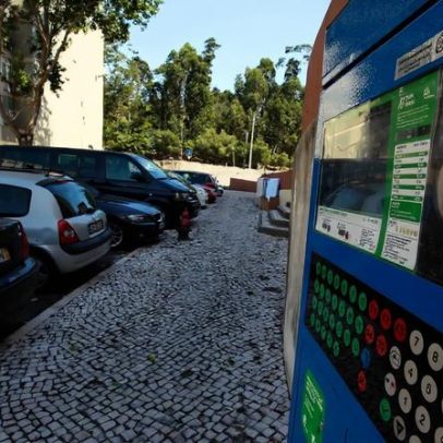 EMEL propõe fim do estacionamento gratuito para veículos elétricos