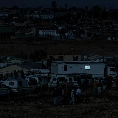 Ataque com armas mata dez pessoas na África do Sul