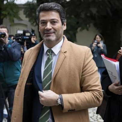 Ventura culpa Costa pela imigração em Portugal e cita Montenegro