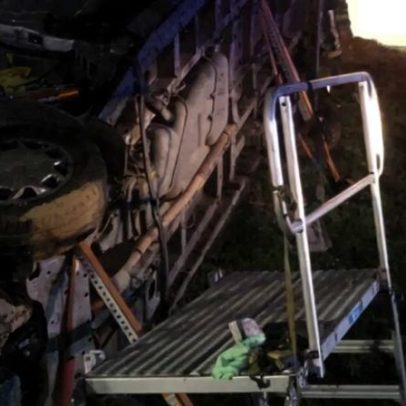 Dois feridos num despiste de carro contra árvore em Anadia