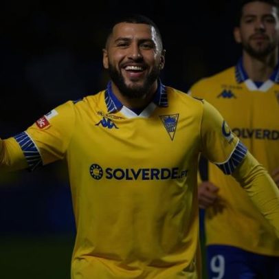 Estoril Praia vence pela segunda vez consecutiva com goleada ao Alverca