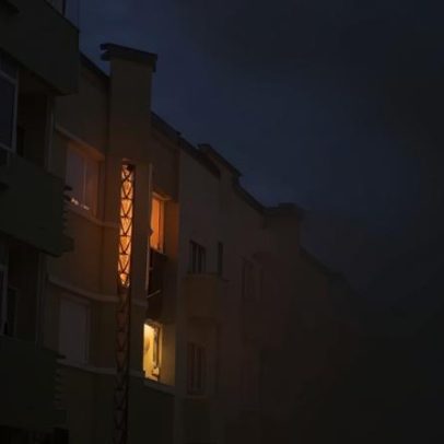 Incêndio em apartamento em Lisboa pode ter sido causado por explosão.
