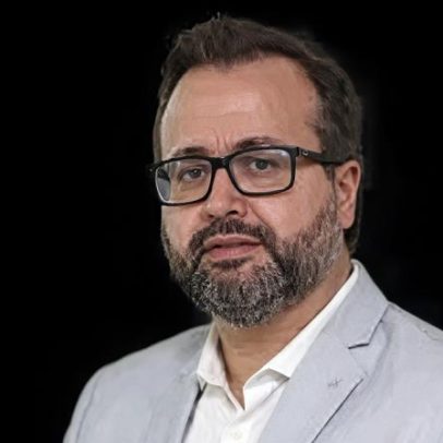 Fogos sob controlo gradual, ainda em extinção