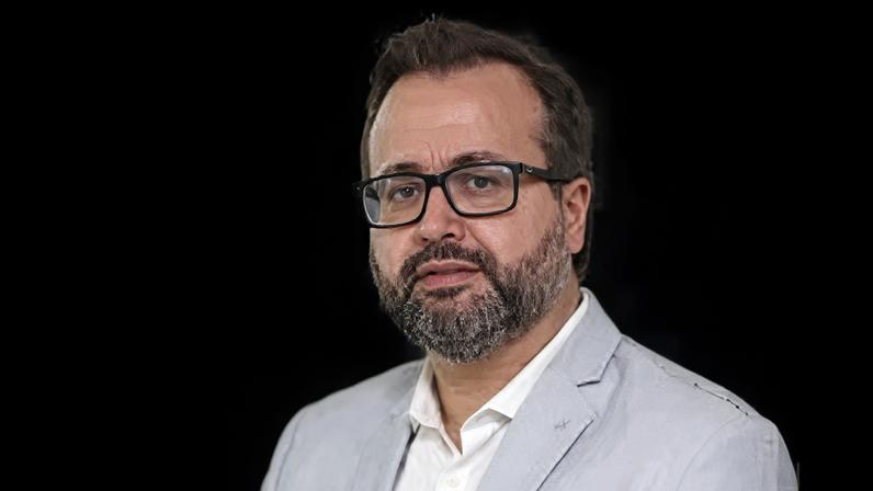 Fogos continuam por apagar