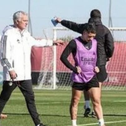 Prestianni desolado após dérbi com o Sporting dirige-se à equipa
