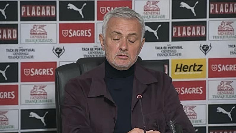 Mourinho aborda falha de Otamendi, lesões e alegria por Samu